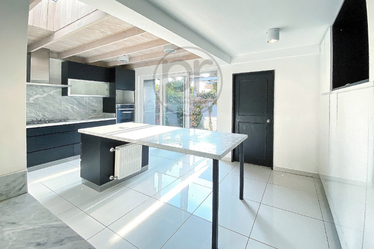 Arriendo Casa NO 3D en suite Walk-in cl&oacute;set 4B 3E 1B Juan XXIII - Vitacura