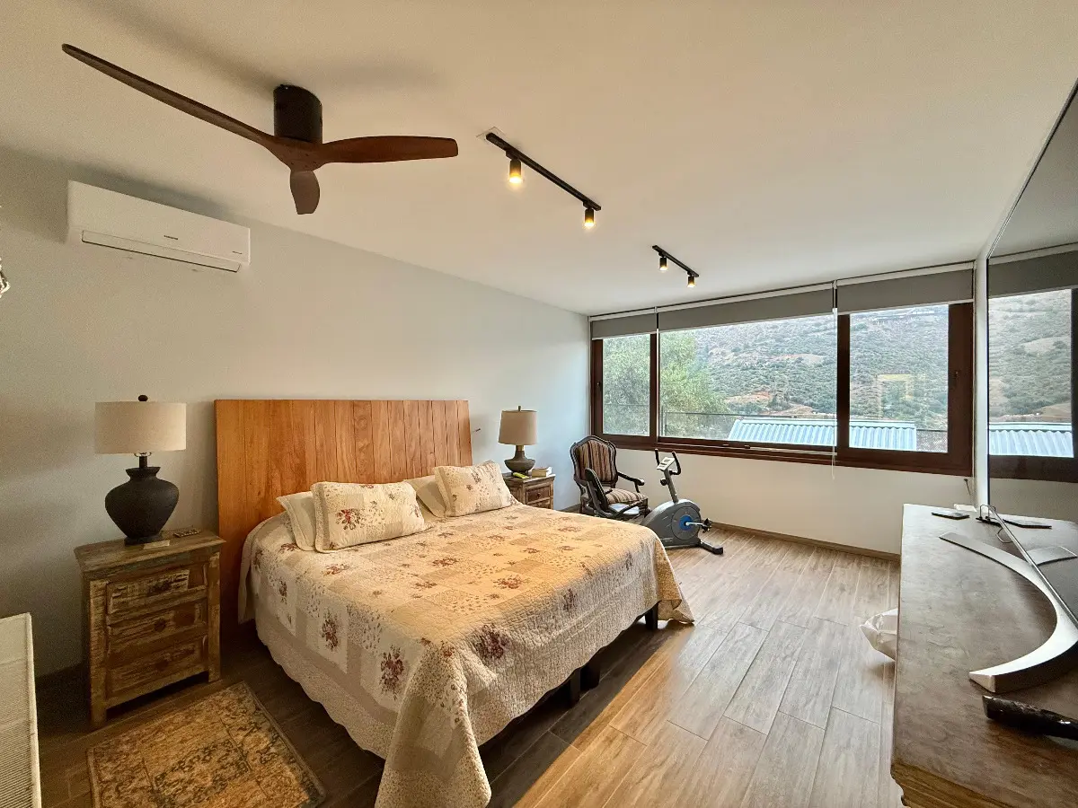 Venta Casa NOSP 6D WI cl&oacute;set Suite 5B 8E 2Bd 320m2 El Array&aacute;n - Lo Barnechea