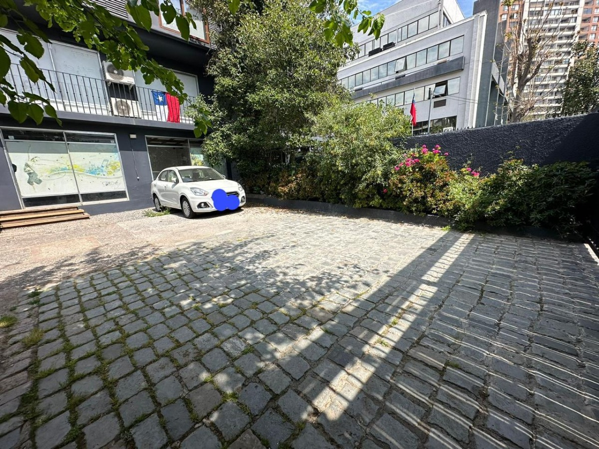 Arriendo Casa 6D en suite Walk-in cl&oacute;set 4B 4E 1B Metro Manquehue - Apumanque - Las Condes