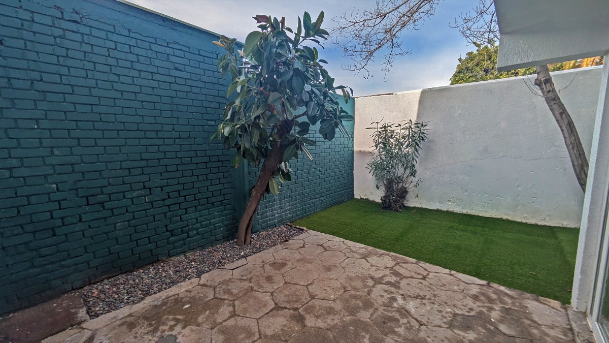 Venta Casa O 3D 2B 1E Los Dominicos - Las Condes