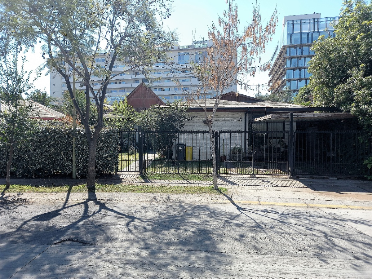 Arriendo Casa NOSP 4D 2B 3E Los Dominicos - Las Condes