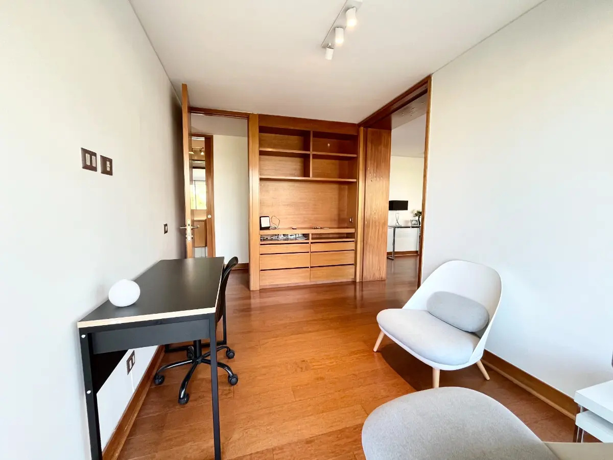 Arriendo Departamento S 4D en suite Walk-in cl&oacute;set 3B 2E 1Bd Barrio El Golf - Las Condes