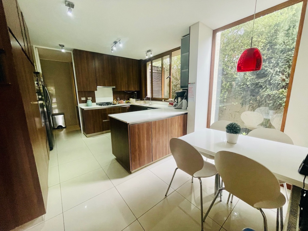 Venta Casa NO 5D en suite Walk-in cl&oacute;set 5B 2E 1B Chicureo - Colina