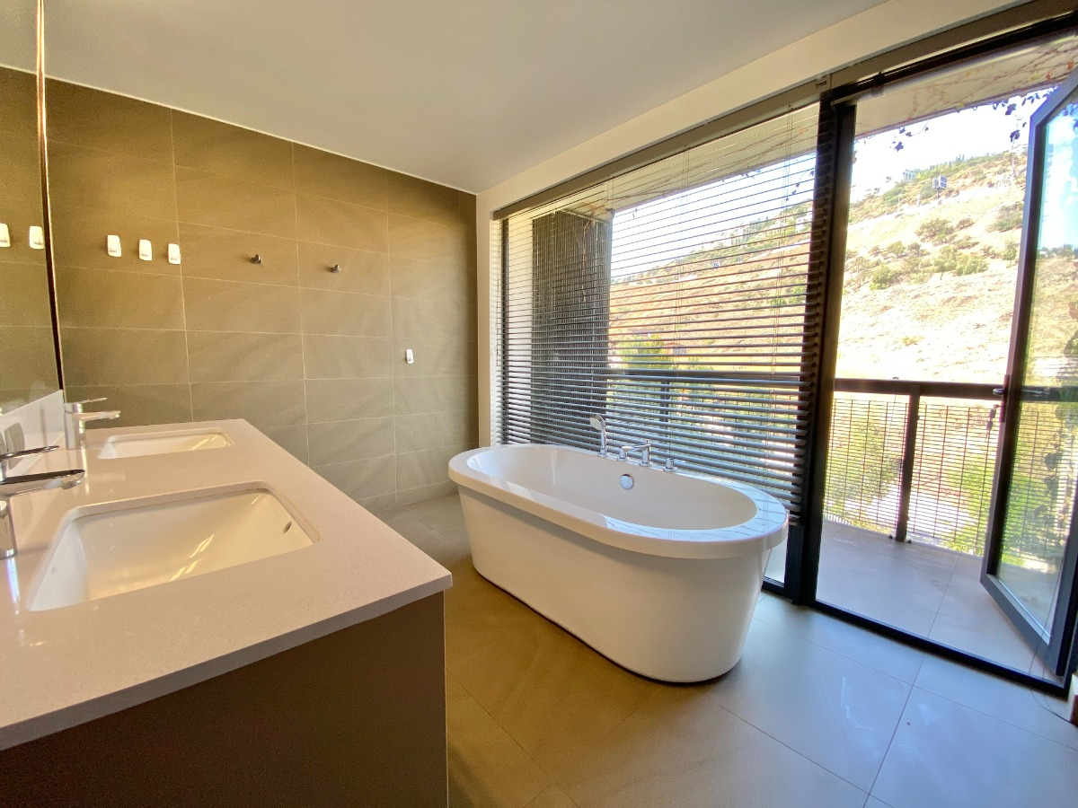 Arriendo Departamento NO 3D en suite Walk-in cl&oacute;set 5B 3E 1B Lo Curro - Vitacura