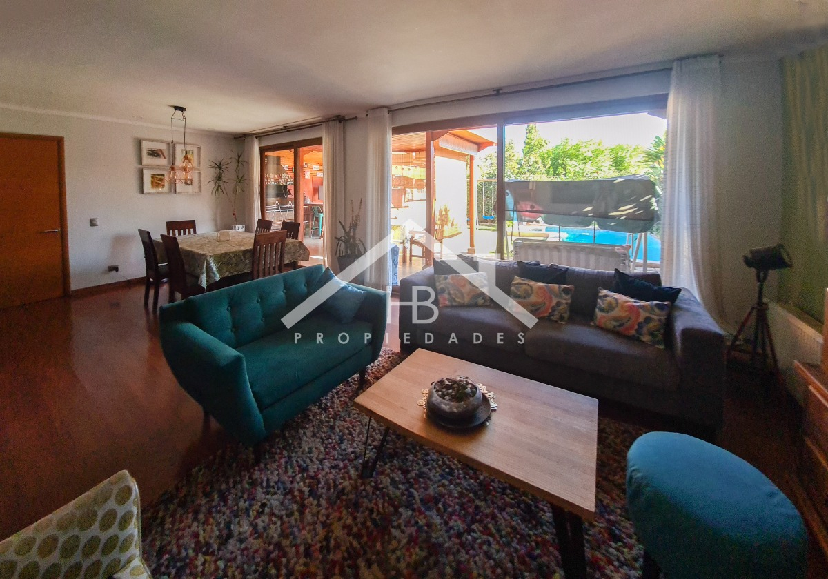 Venta Casa P 5D en suite Walk-in cl&oacute;set 6B 2E 1B San Carlos de Apoquindo - Las Condes