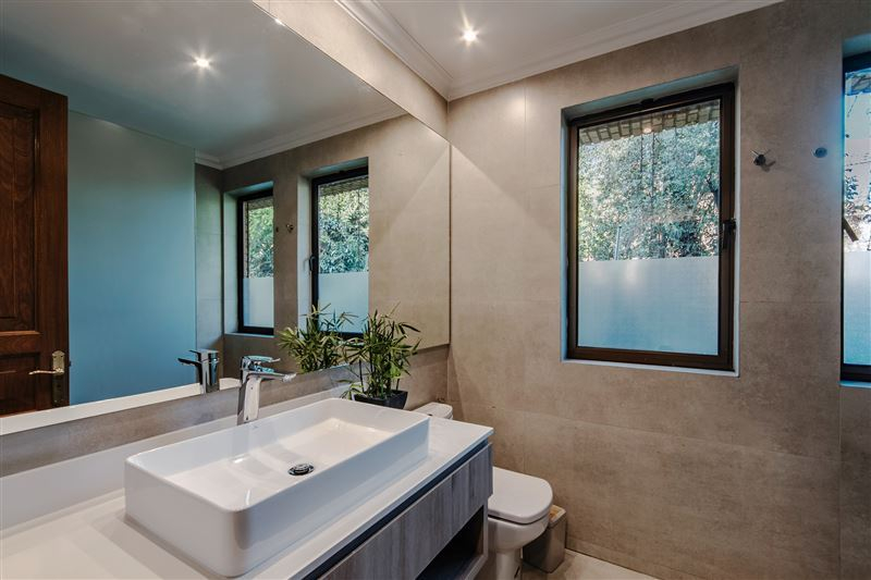 Venta Casa Nor-Oriente 6D en suite Walk-in cl&oacute;set 6B 8E 2B Los Trapenses - Lo Barnechea