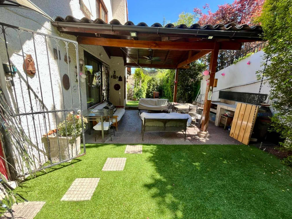 Arriendo Casa 5D 3B 2E Los Dominicos - Las Condes