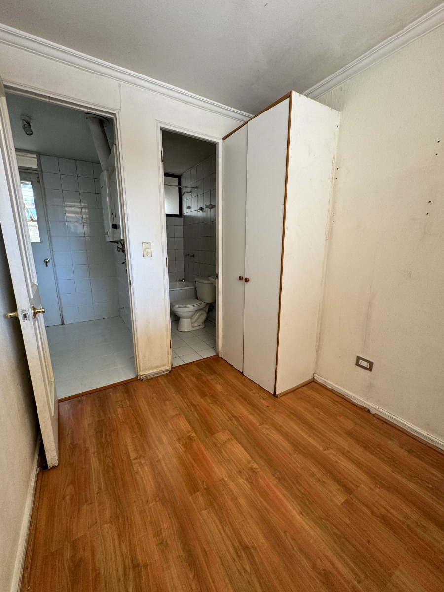 Arriendo Casa NO 4D en suite Walk-in cl&oacute;set 3B 1E San Carlos de Apoquindo - Las Condes