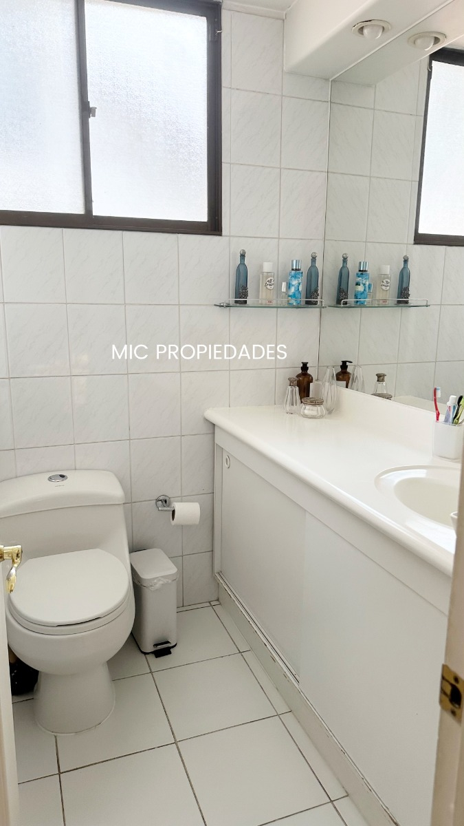 Venta Casa 5D en suite 4B 2E 2B San Carlos de Apoquindo - Las Condes