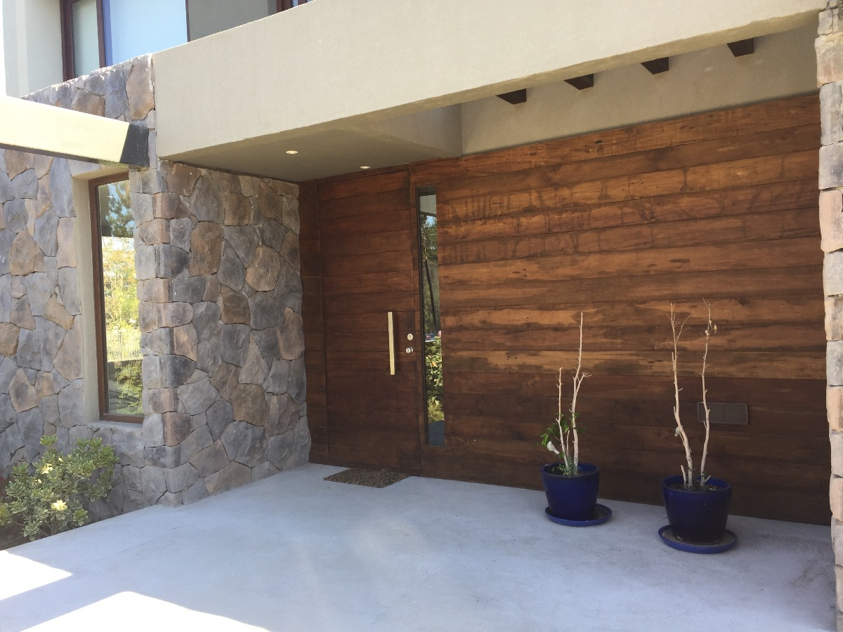 Venta Casa NOSP 4D en suite Walk-in cl&oacute;set 4B 4E 1B  - Requ&iacute;noa