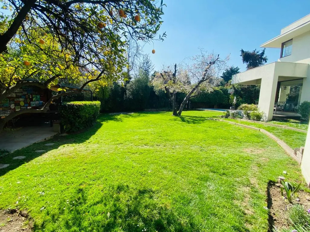 Venta Casa NO 6D 5B 4E 1B Los Dominicos - Las Condes