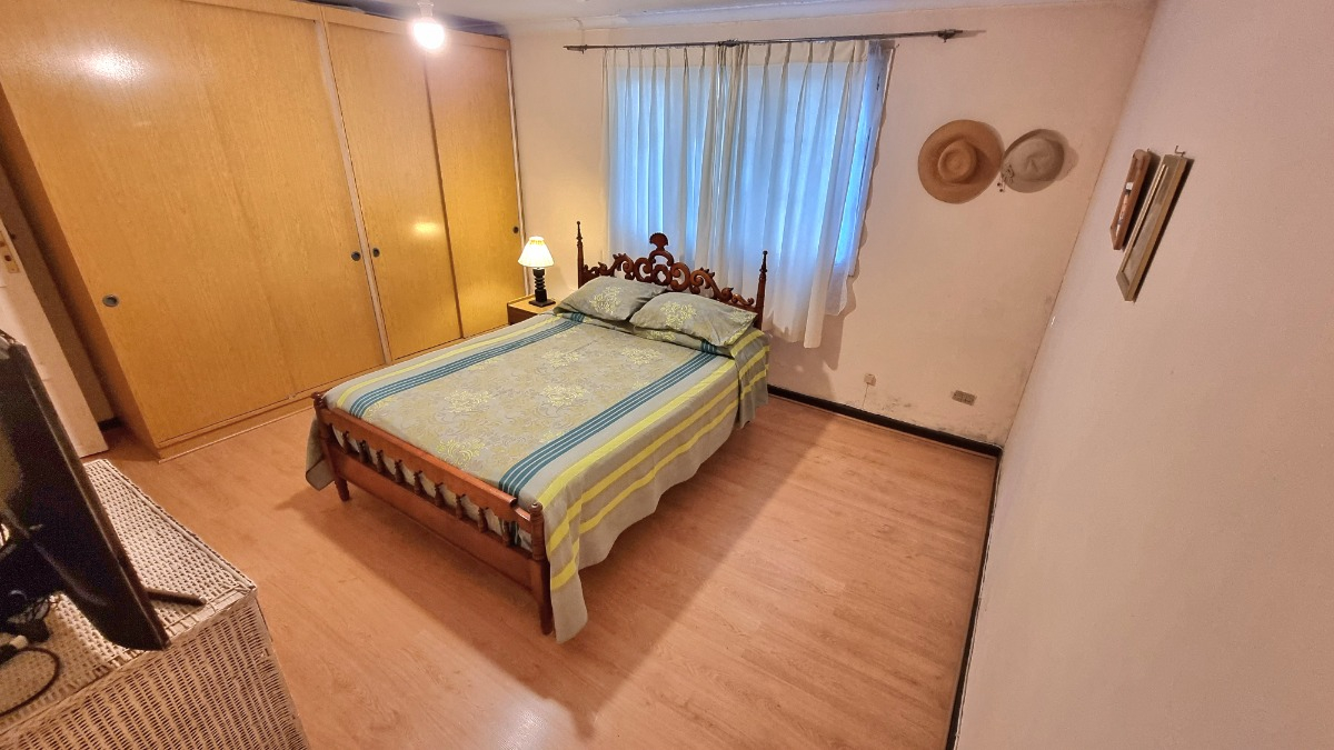 Venta Casa 5D 2B 3E 1B Metro Sim&oacute;n Bolivar - La Reina