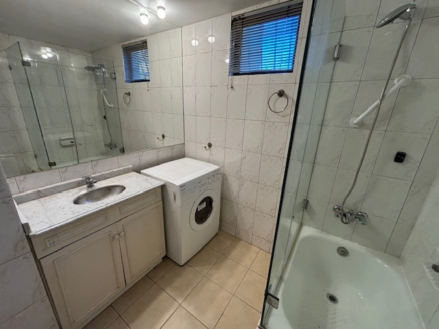 Arriendo Departamento 2D en suite Walk-in cl&oacute;set 2B 1E 1B Barrio El Golf - Las Condes