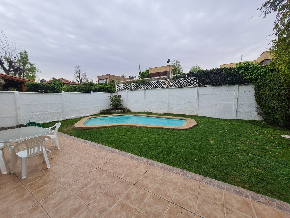 Venta Casa 5D 3B 2E Carlos Ossand&oacute;n - La Reina