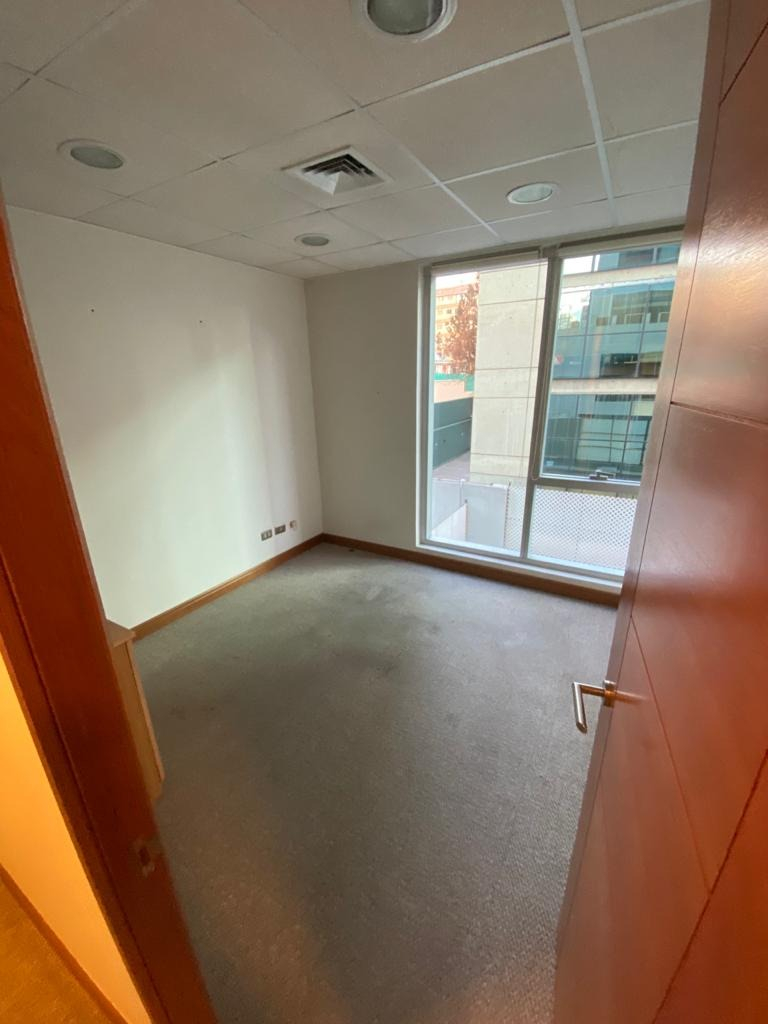 Arriendo Oficina 2B 1E 1B Metro Escuela Militar - Las Condes