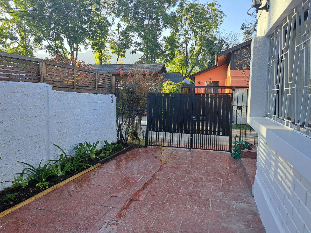 Arriendo Casa NO 3D 2B 2E 1B Juan XXIII - Vitacura
