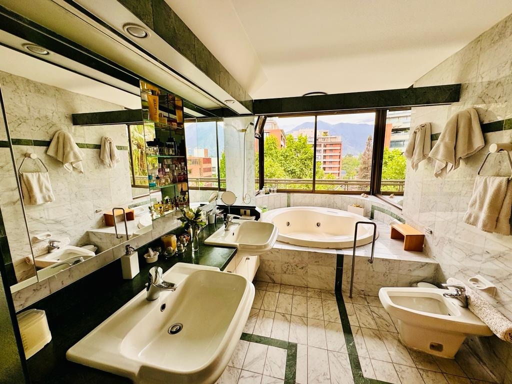 Venta Departamento NO 4D 3B 3E 2B Jard&iacute;n Del Este - Vitacura