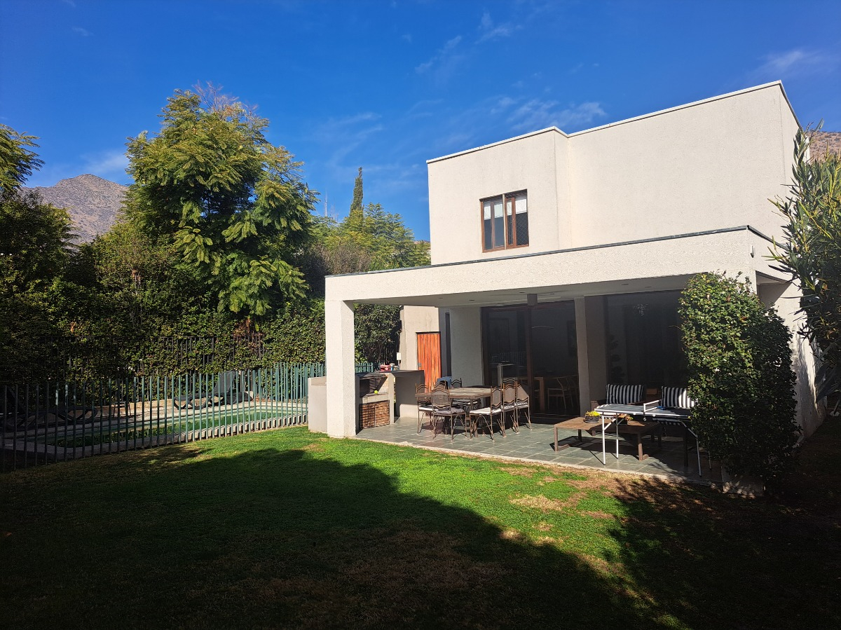 Venta Casa NO 4D en suite Walk-in cl&oacute;set 4B 2E 1B Chicureo - Colina