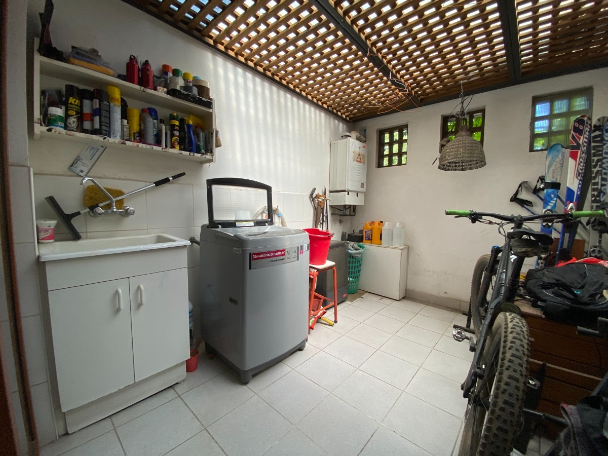 Venta Casa NO 3D en suite Walk-in cl&oacute;set 3B 2E 1B El Huinganal - Lo Barnechea