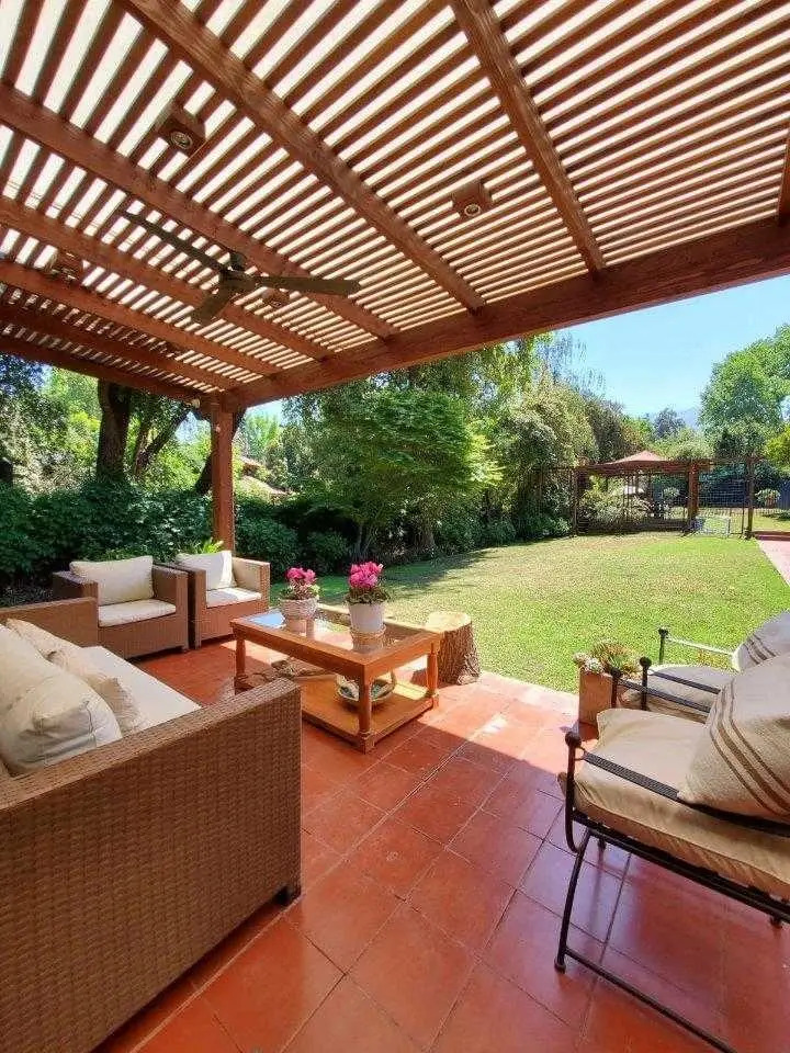 Venta Casa NOSP 5D en suite Walk-in cl&oacute;set 4B 6E 1B El Huinganal - Lo Barnechea