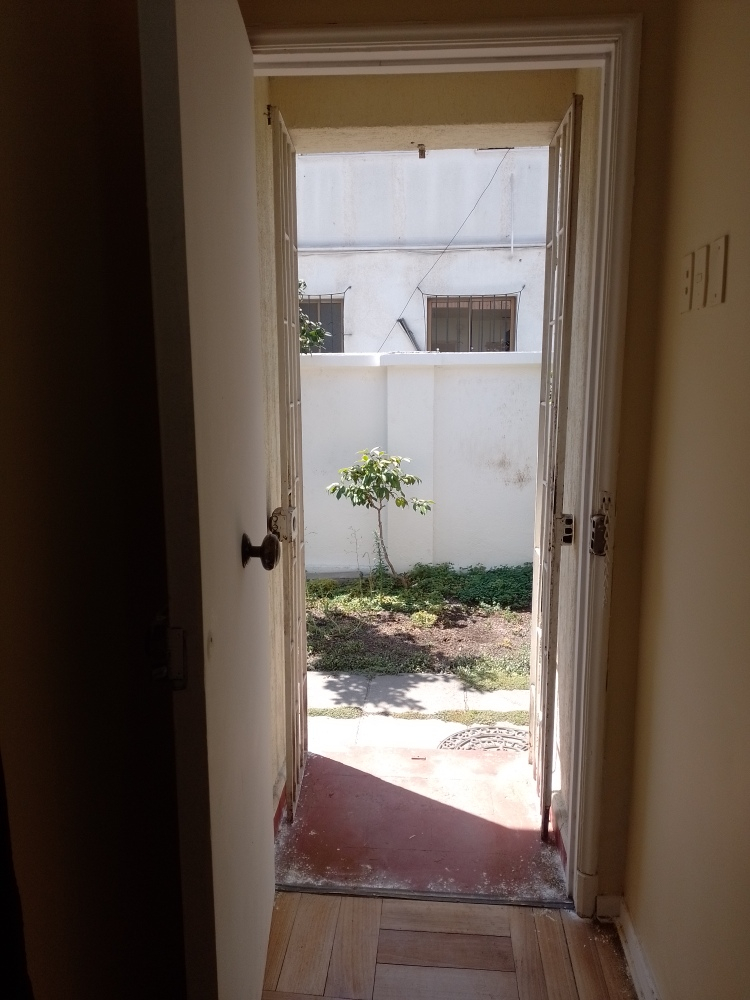 Venta Casa 5D Metro Sim&oacute;n Bolivar - La Reina