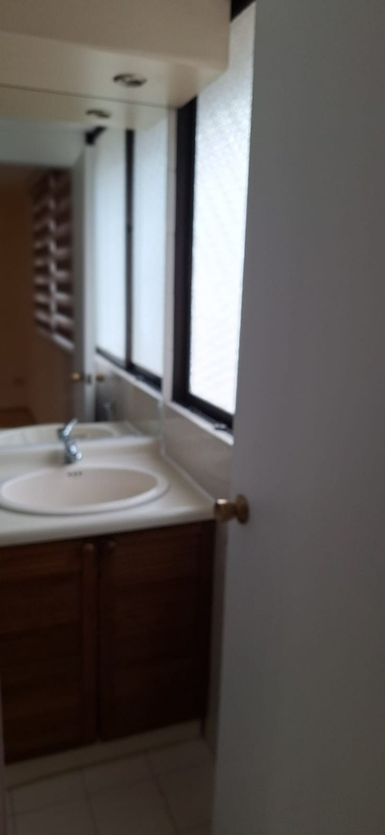 Arriendo Departamento 2D en suite 2B 1E Barrio El Golf - Las Condes