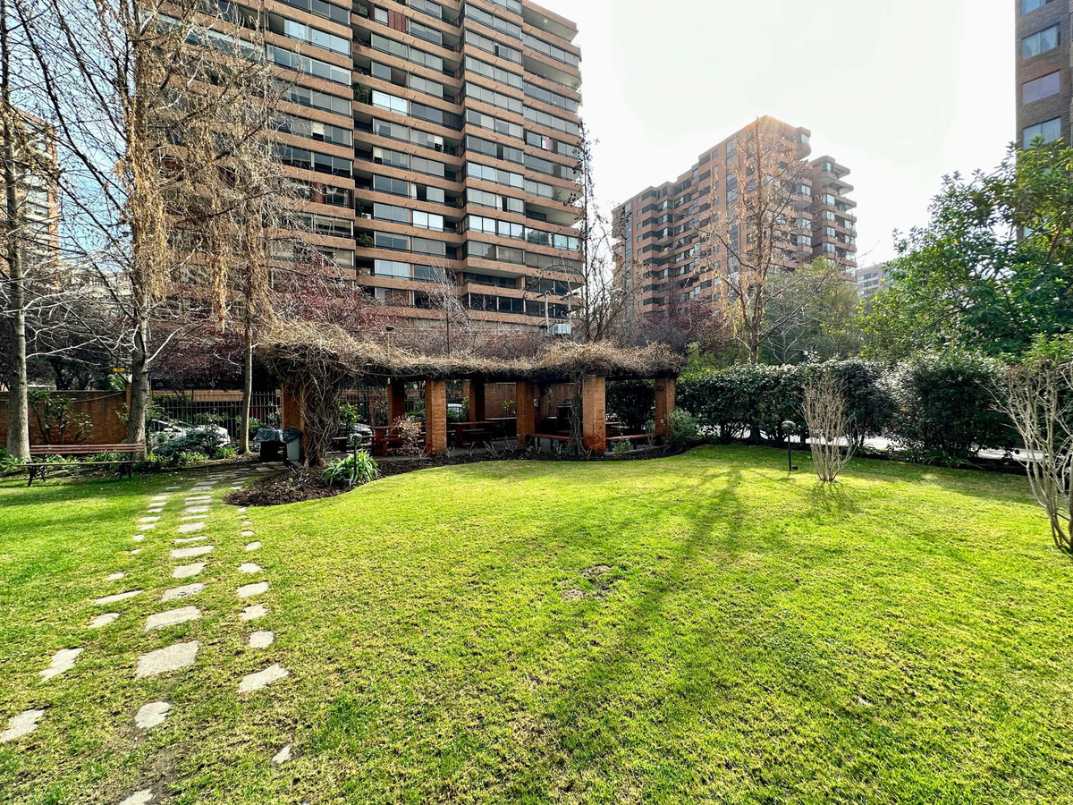 Arriendo Departamento NP 2D en suite Walk-in cl&oacute;set 2B 1E 1B Metro Manquehue - Apumanque - Las Condes