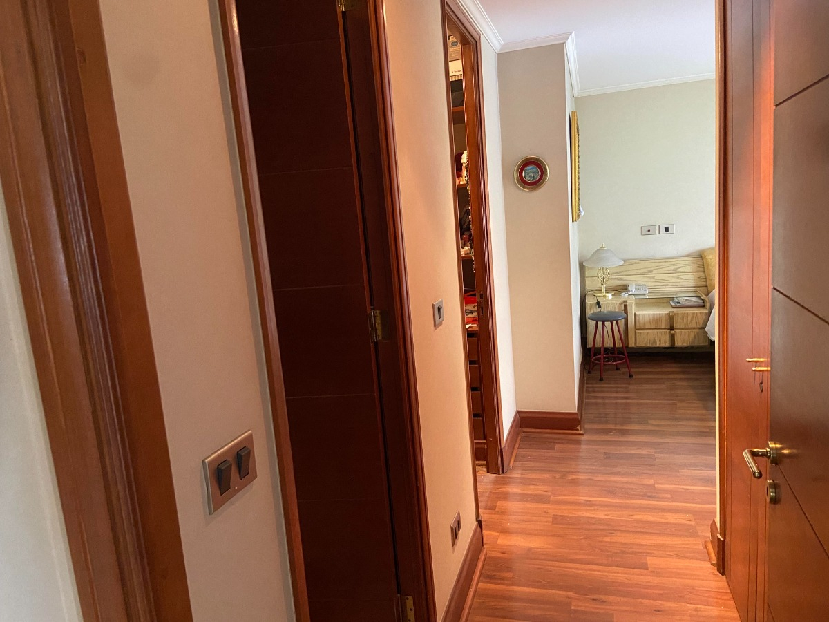Venta Departamento SO 4D Walk-in cl&oacute;set 4B 2E 1B Barrio El Golf - Las Condes