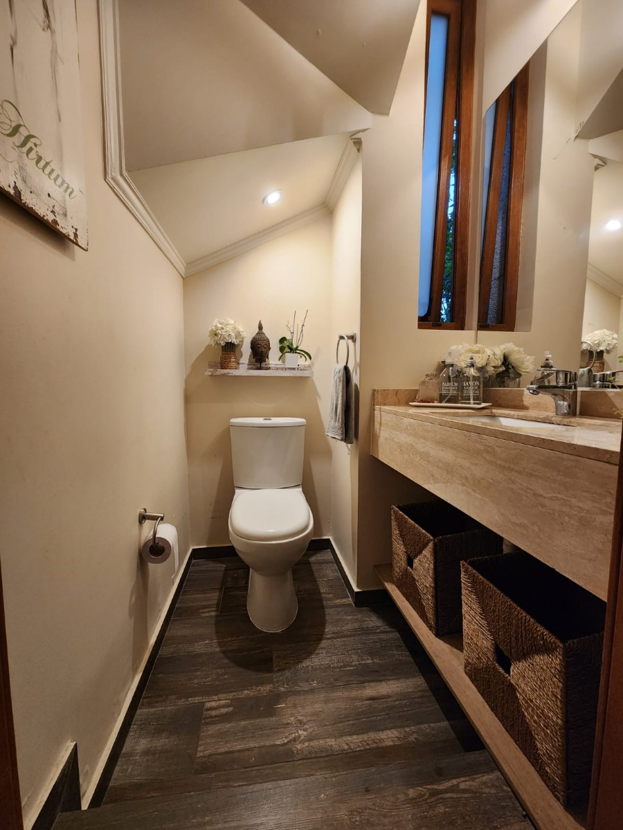 Venta Casa 5D en suite Walk-in cl&oacute;set 4B 3E 1B La Reina Alta - La Reina