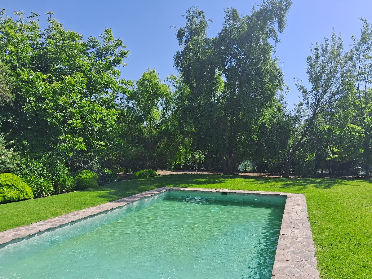 Venta Casa NP 5D en suite Walk-in cl&oacute;set 5B 2E 1B Chicureo - Colina