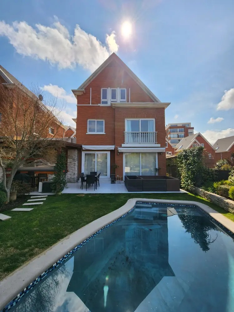 Venta Casa NOSP 4D en suite Walk-in cl&oacute;set 4B 2E Los Trapenses - Lo Barnechea