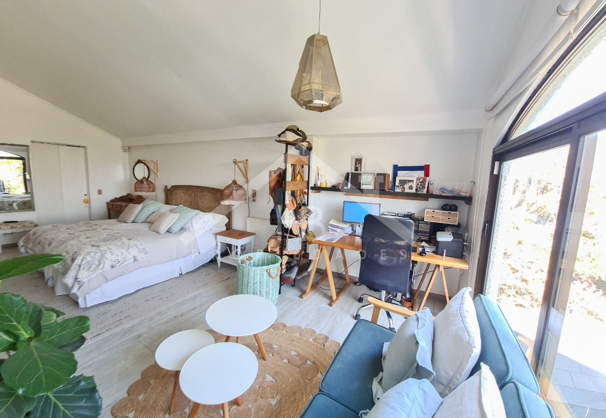 Venta Casa P 5D en suite Walk-in cl&oacute;set 4B 2E 1B Los Dominicos - Las Condes