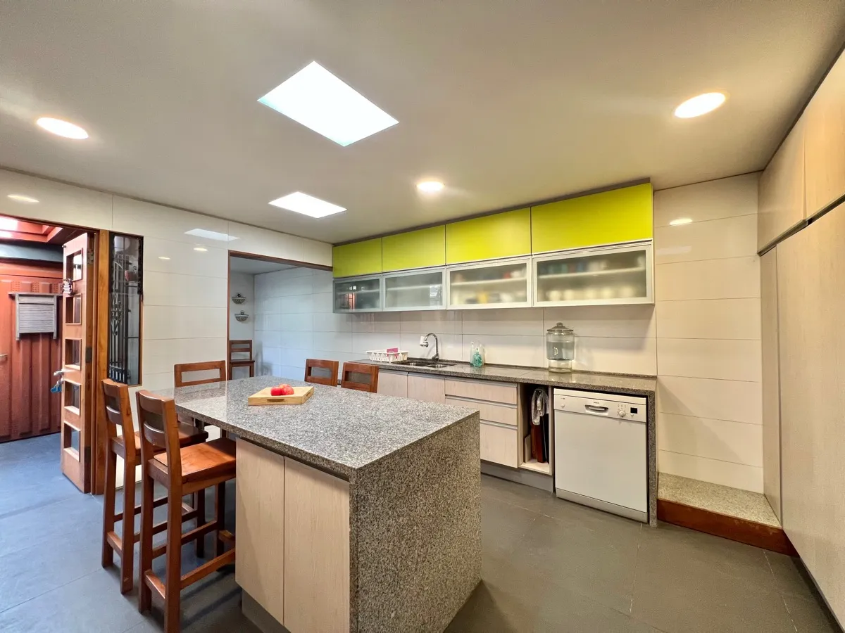 Venta Casa NO 4D 4B 4E 1Bd Borde R&iacute;o - Casa Piedra - Vitacura