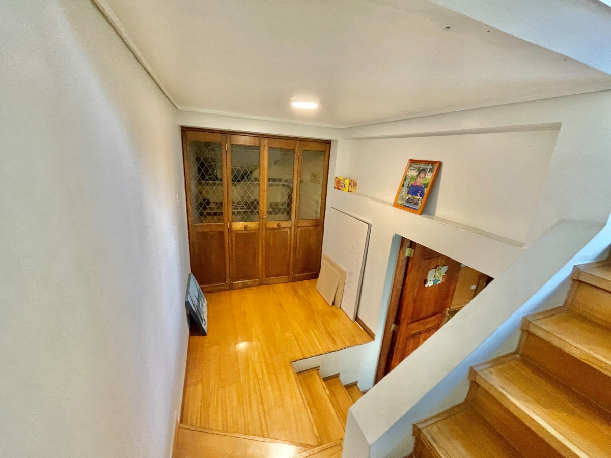 Venta Casa S 5D en suite Walk-in cl&oacute;set 5B 3E 1B Barrio El Golf - Las Condes