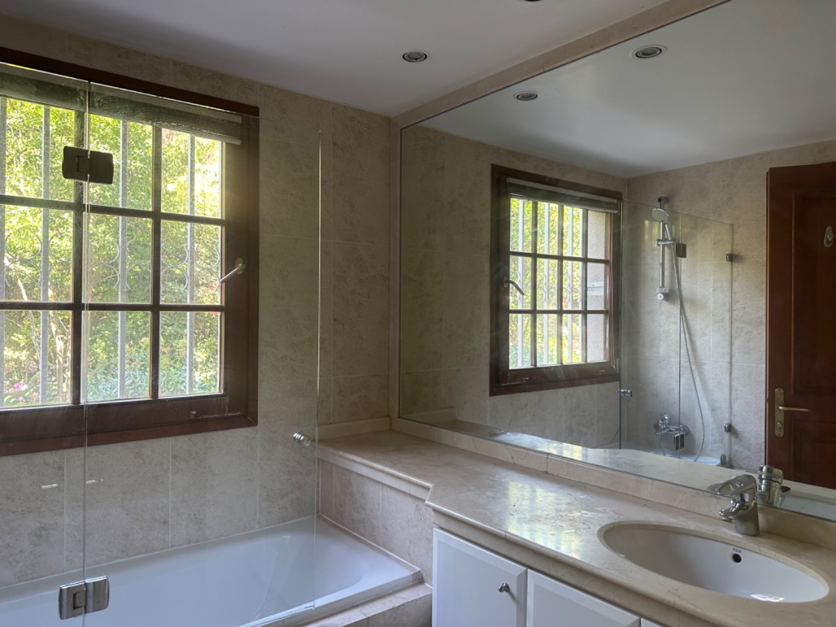 Arriendo Departamento SO 4D en suite Walk-in cl&oacute;set 4B 3E 1B Lo Curro - Vitacura