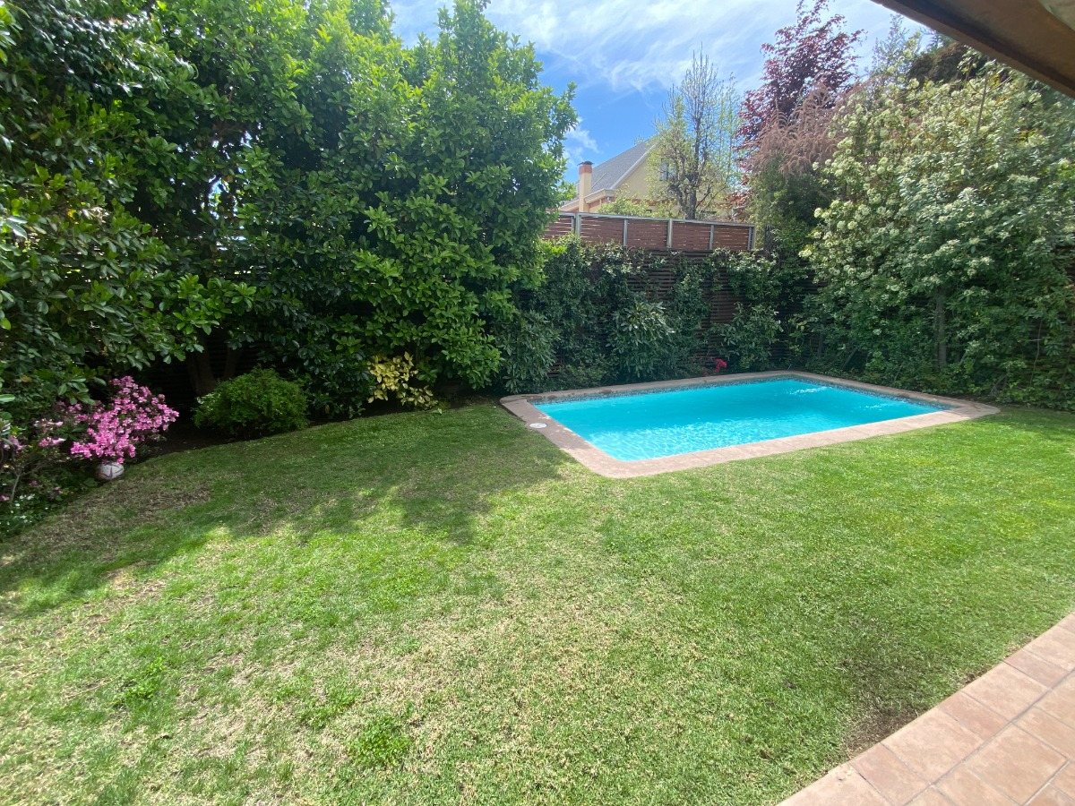 Venta Casa NOSP 4D en suite Walk-in cl&oacute;set 4B 2E 1B San Carlos de Apoquindo - Las Condes