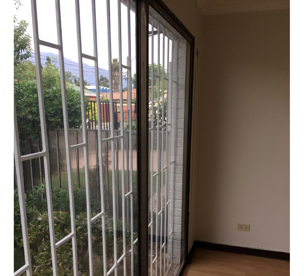 Venta Casa NO 2D 1B 2E Carlos Ossand&oacute;n - La Reina