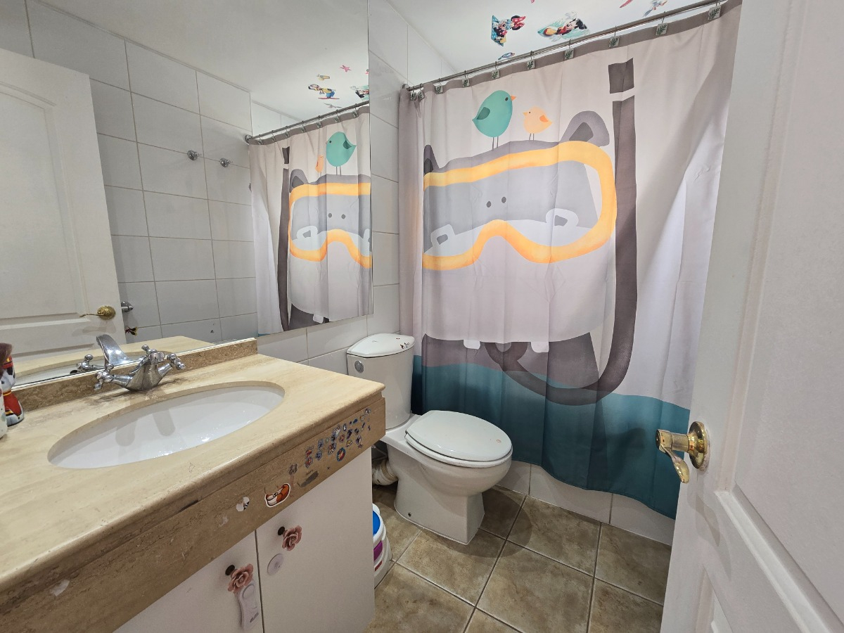Venta Casa P 5D 4B 2E 2B San Carlos de Apoquindo - Las Condes