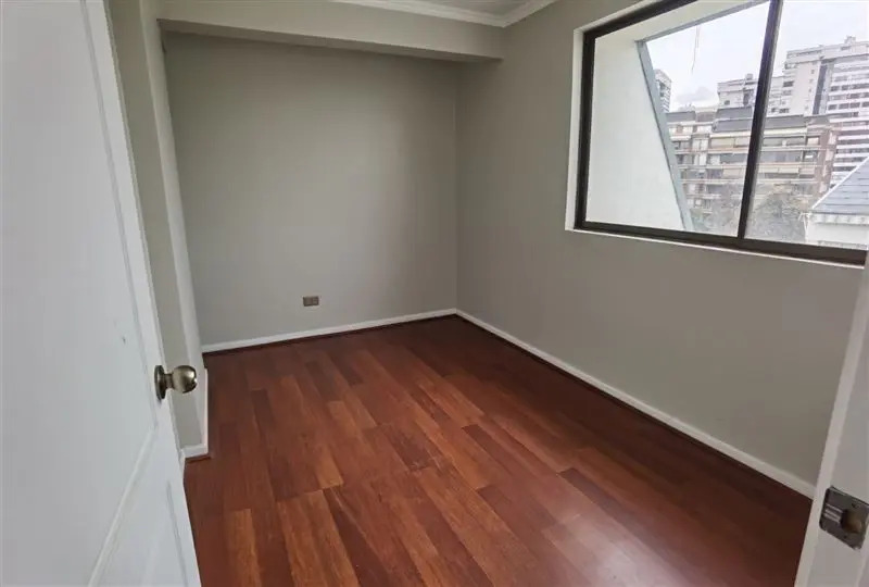 Arriendo Departamento 5D en suite Walk-in cl&oacute;set 4B 2E 1B Juan XXIII - Vitacura
