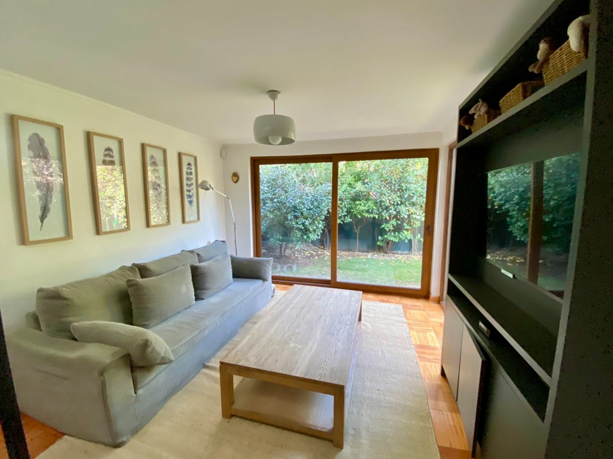 Arriendo Casa NP 4D Walk-in cl&oacute;set 3B 2E  - Vitacura