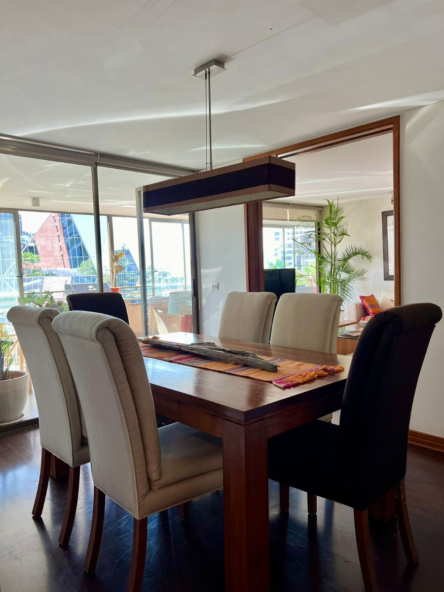 Venta Departamento O 5D en suite Walk-in cl&oacute;set 3B 2E 1B Metro Manquehue - Apumanque - Las Condes