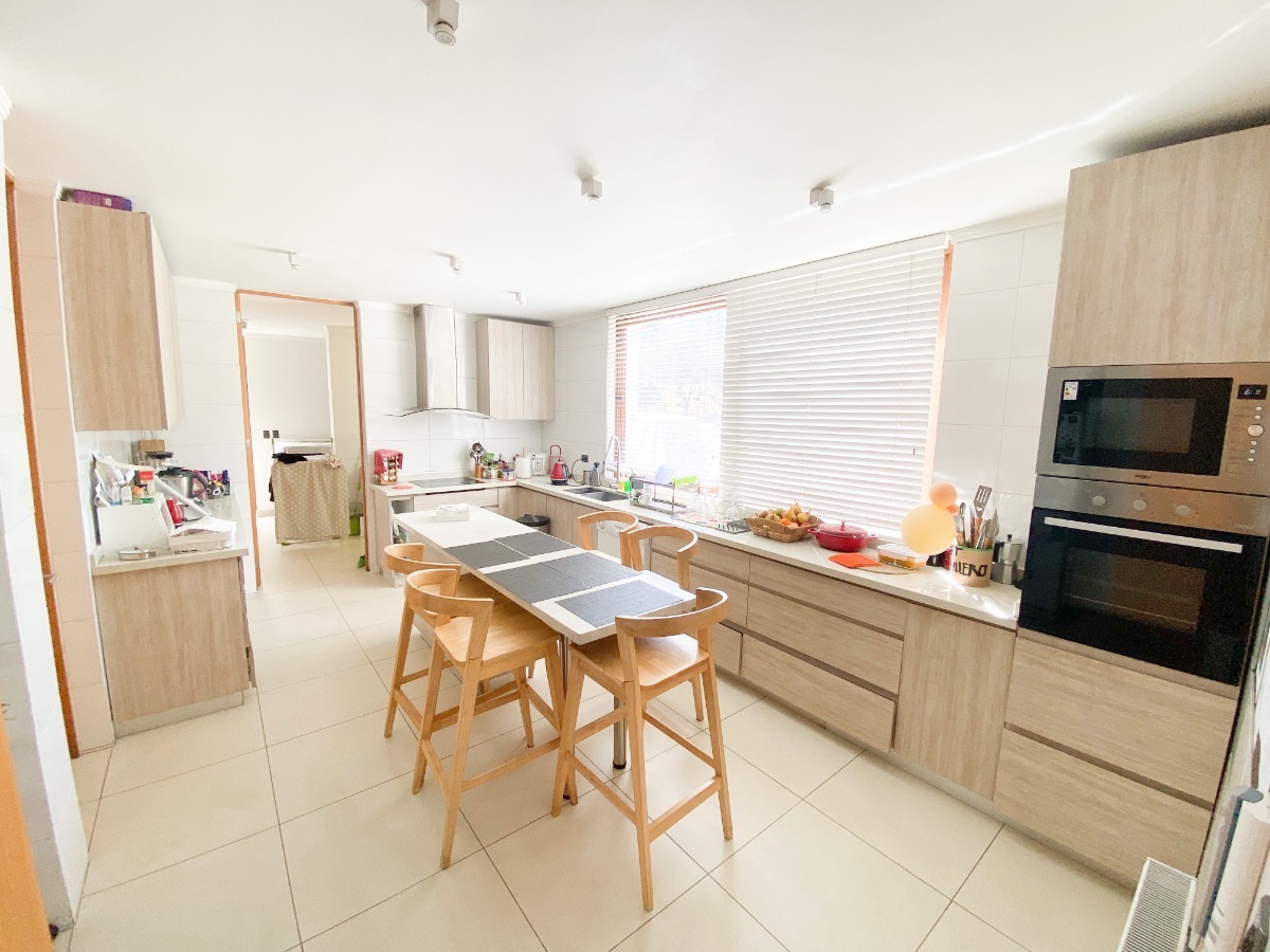 Venta Casa O 4D en suite Walk-in cl&oacute;set 4B 2E Chicureo - Colina