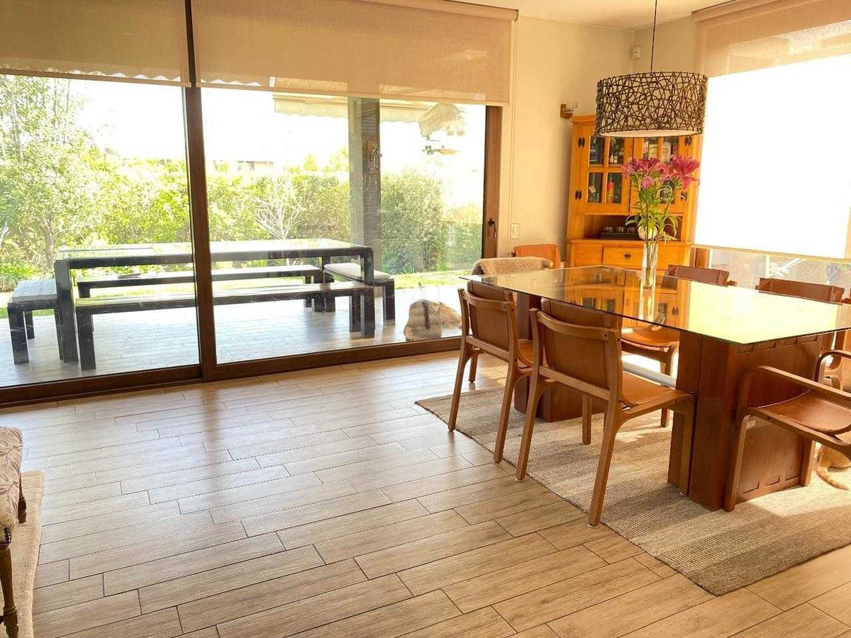 Venta Casa N 4D en suite Walk-in cl&oacute;set 4B 2E Chicureo - Colina