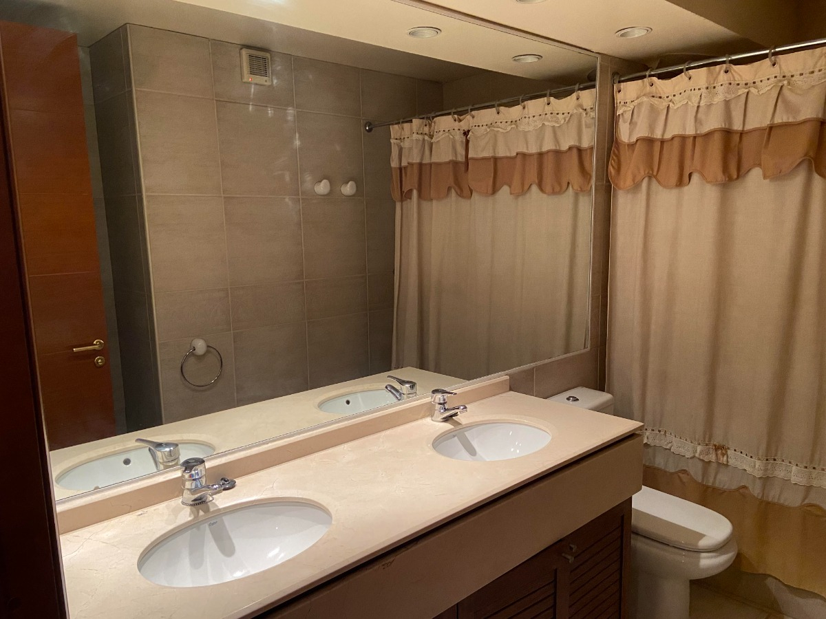 Venta Departamento SO 4D Walk-in cl&oacute;set 4B 2E 1B Barrio El Golf - Las Condes