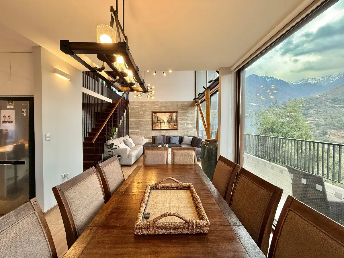 Venta Casa NOSP 6D WI cl&oacute;set Suite 5B 8E 2Bd 320m2 El Array&aacute;n - Lo Barnechea
