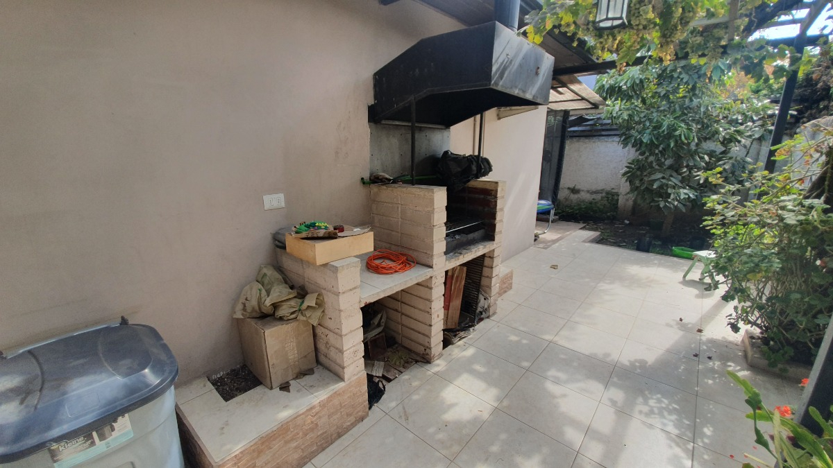 Venta Casa 4D Walk-in cl&oacute;set 3B 2E 1B Metro Sim&oacute;n Bolivar - La Reina