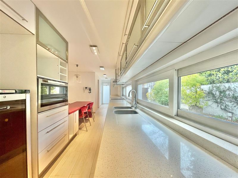 Arriendo Casa NorOriente-Poniente 6D 4B 2E 1B Borde R&iacute;o - Casa Piedra - Vitacura