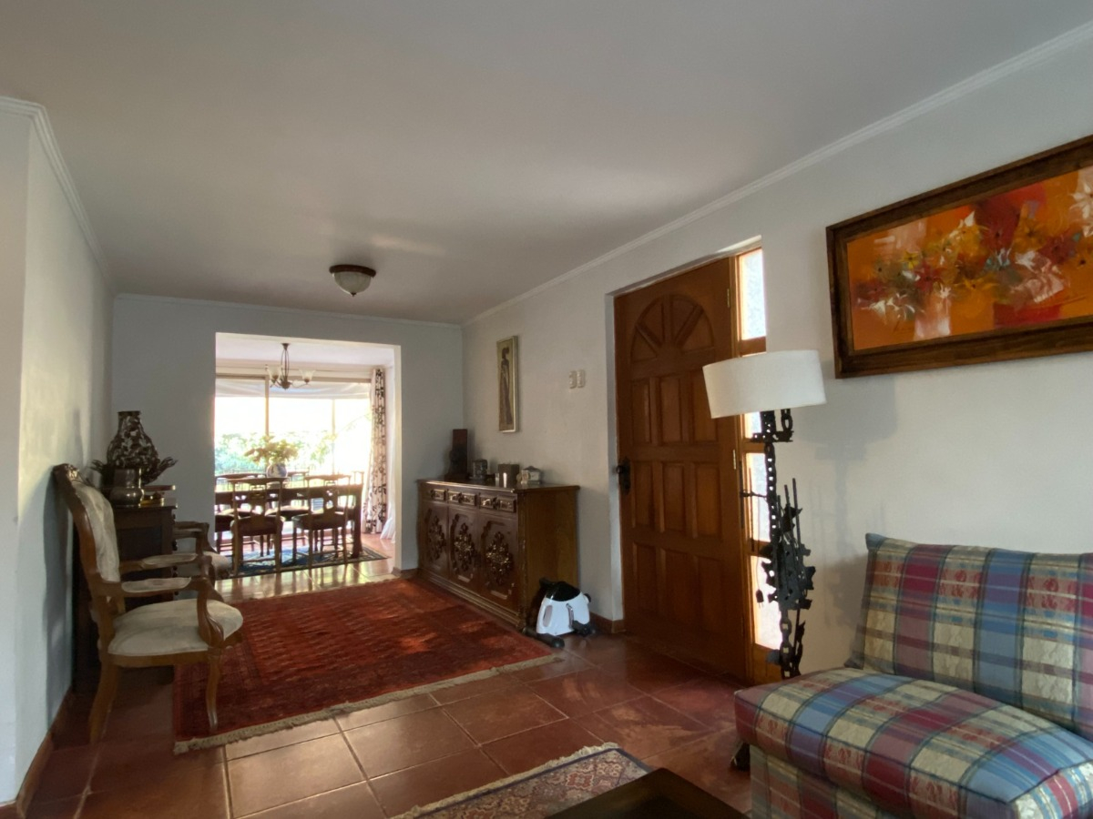 Venta Casa NP 4D 3B 2E 1B Rotonda Atenas - Las Condes