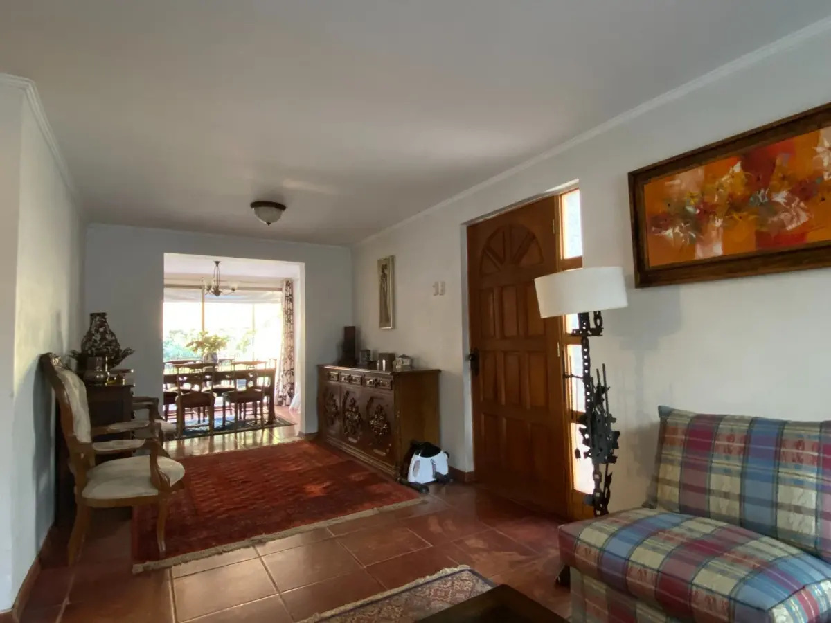 Venta Casa NP 4D 3B 2E 1B Rotonda Atenas - Las Condes