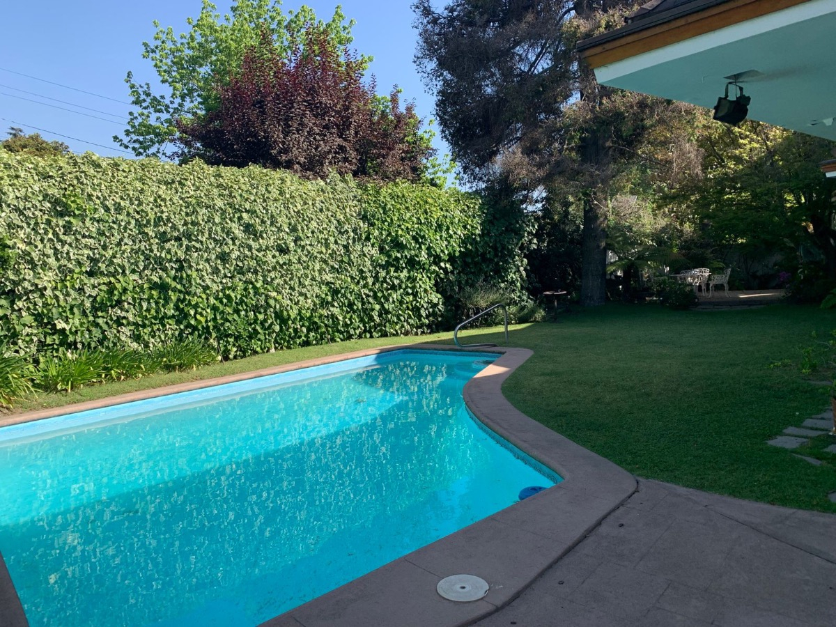 Arriendo Casa 4D Jard&iacute;n Del Este - Vitacura